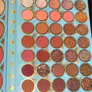 Huda New 117 Color Eyeshadow Palette